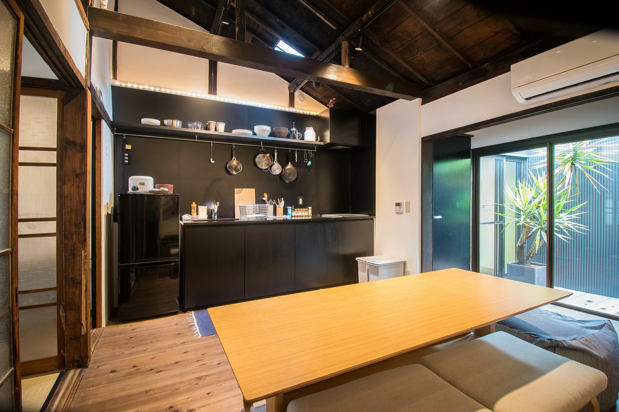 The Black House Kyoto Buitenkant foto