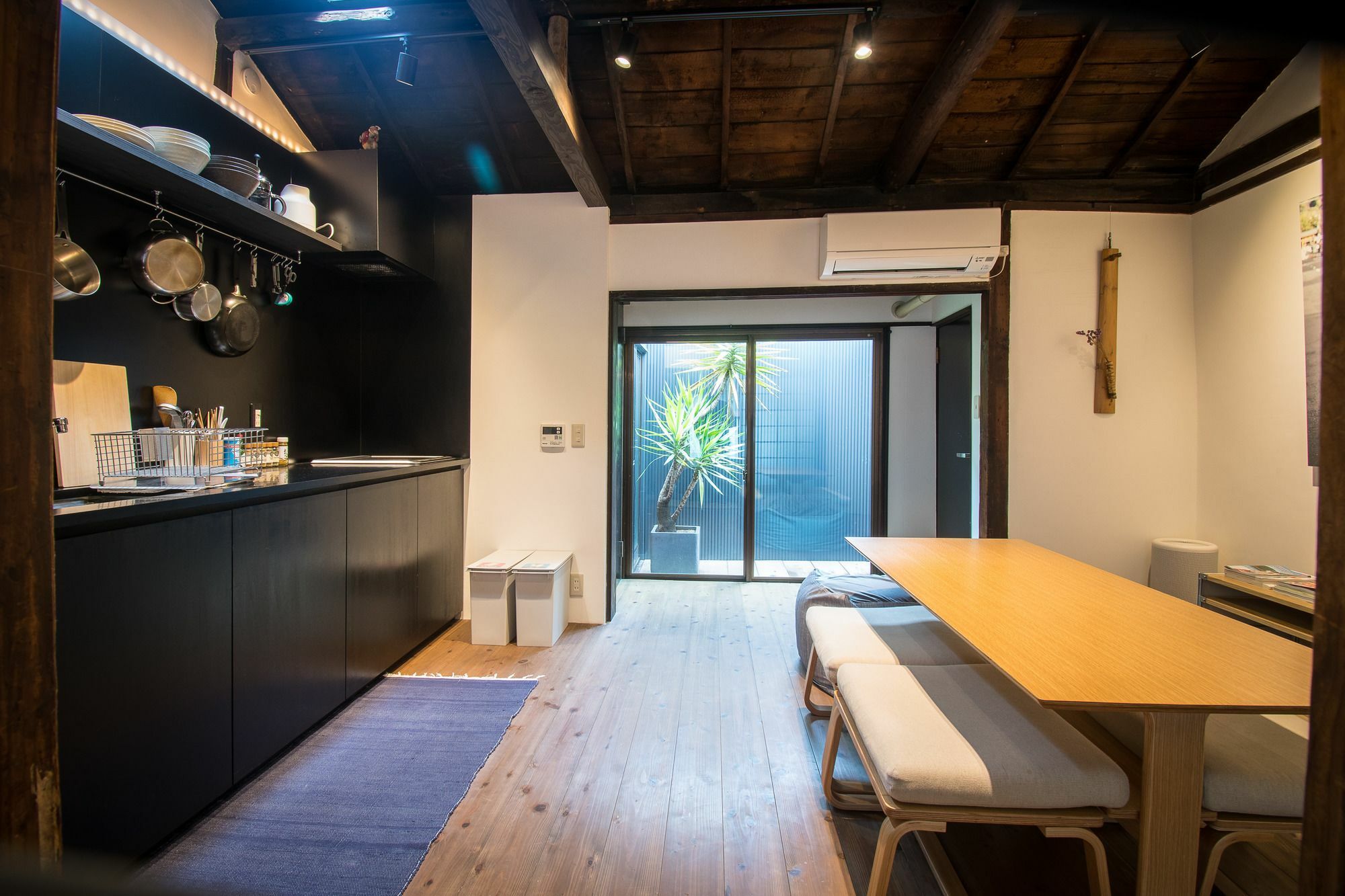 The Black House Kyoto Buitenkant foto